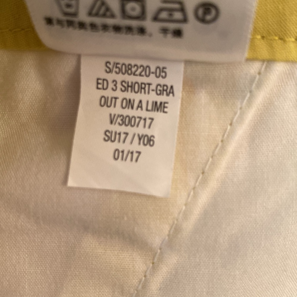 Old Navy Tropical Pineapple Print Cotton Shorts Yellow ‘Out on a Lime’ Size 16 - Picture 7 of 7
